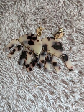 Tortoiseshell Dangle Statement Earrings - Cream & Black